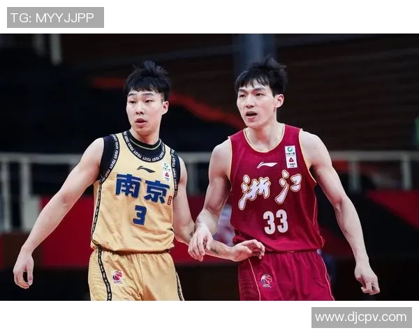 南京足球队在全国锦标赛积分榜上以98分稳居第一名展现强劲实力